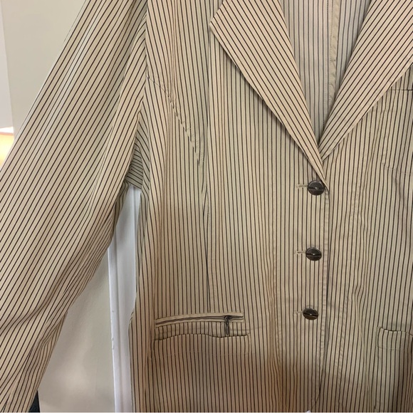 Large or 16 18 stripped Chico’s blazer jacket. Buttons. - Picture 1 of 10